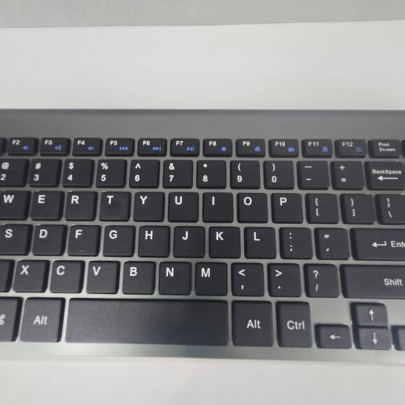 JoyAccess KB2 Slim Wireless Full Keyboard Gray & Silver with 2.4G USB Receiver - Picture 4 of 14